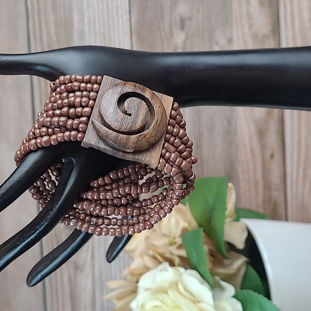 BROWN WOODEN MULTI STRAND BEADED STRETCH BRACELET